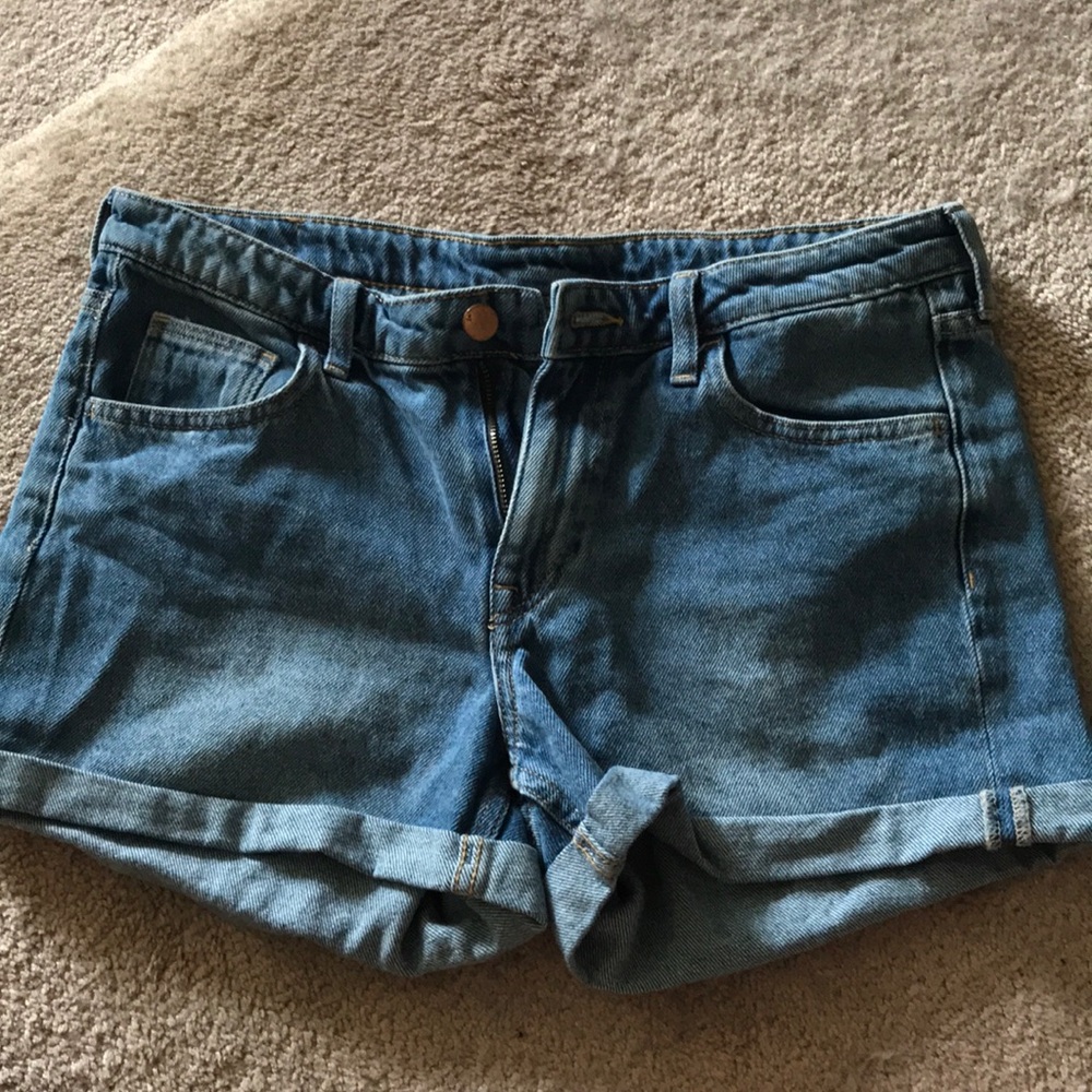 H&M regular waist shorts